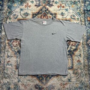 Vintage Nike Logo T-shirt Small